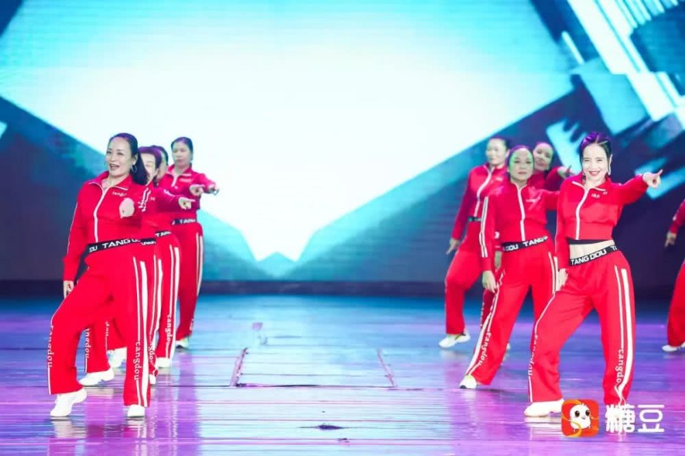 杨丽萍广场舞 糖豆广场舞出品